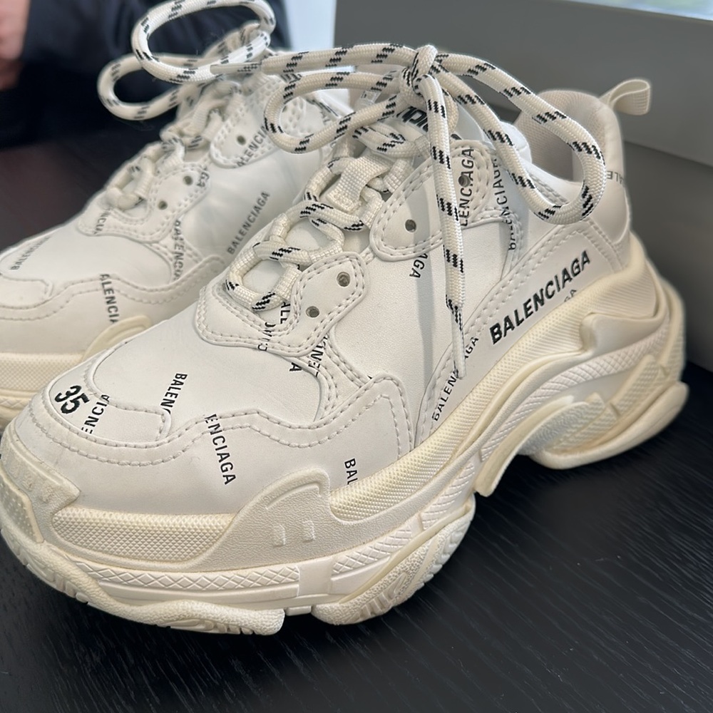 WOMEN'S TRIPLE S SNEAKER ALLOVER LOGO IN WHITE/BLACK - Picture 5 of 10